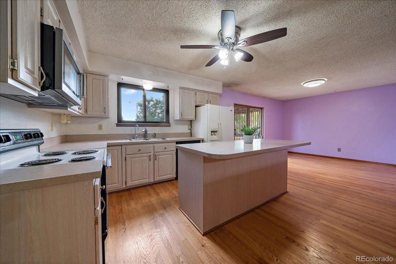 3114 S Danube St, Aurora, CO 80013