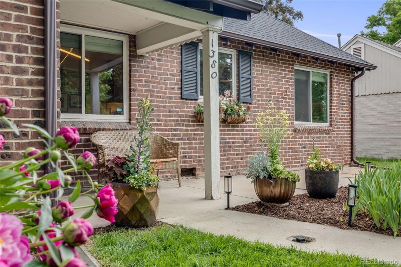 1380 Magnolia St, Denver, CO 80220
