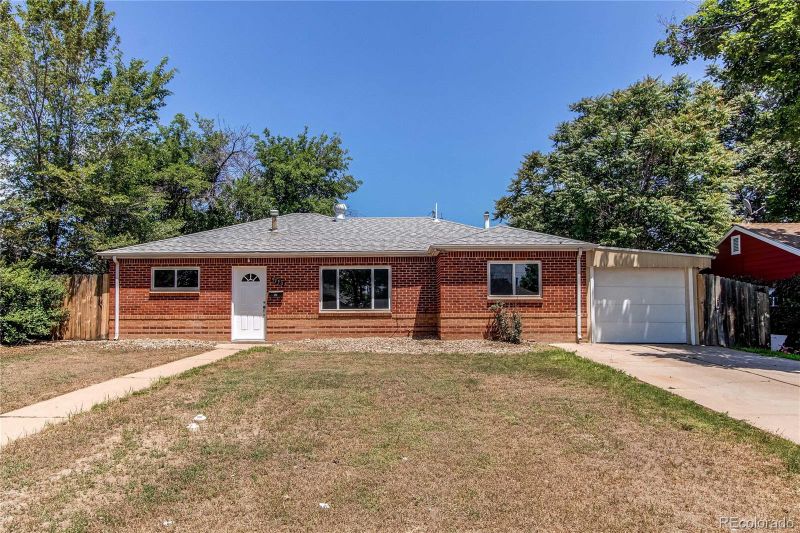 9150 Lilly Ct, Thornton, CO 80229