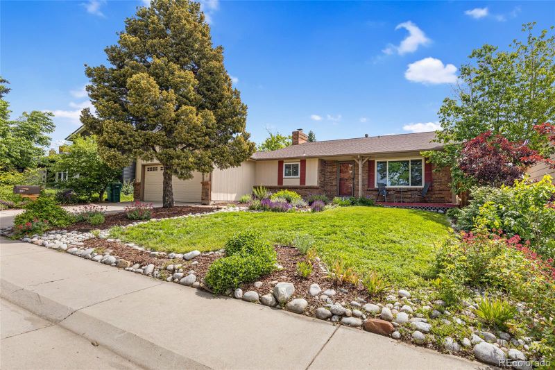 1982 S Truckee St, Aurora, CO 80013