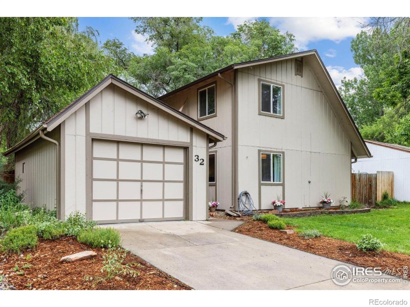 32 Powder Horn Pl, Longmont, CO 80504