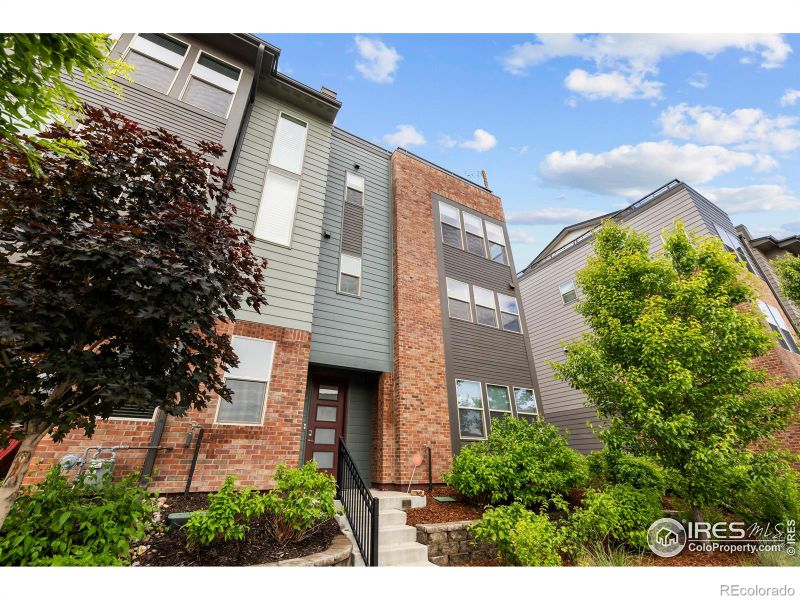 9052 E 47th Ave, Denver, CO 80238