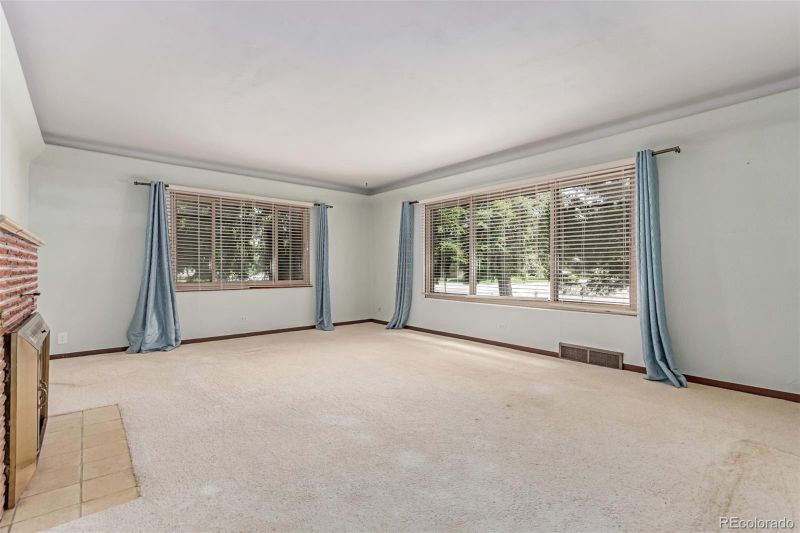 10841 Montview Blvd, Aurora, CO 80010