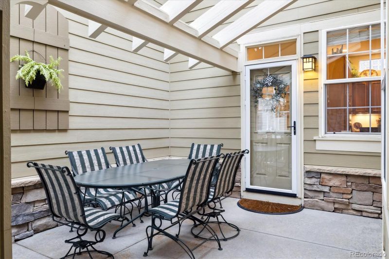 24422 E Frost Dr, Aurora, CO 80016