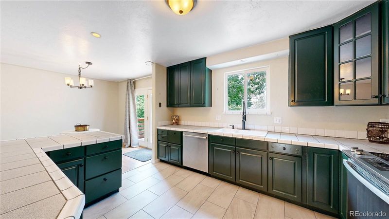10718 Ash Ct, Thornton, CO 80233
