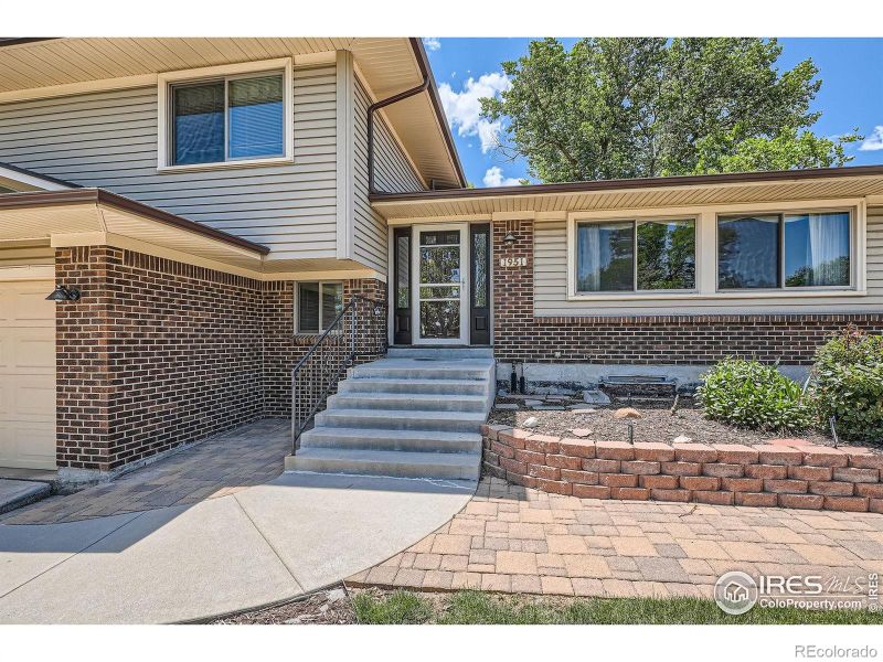 1951 S Deframe Way, Lakewood, CO 80228