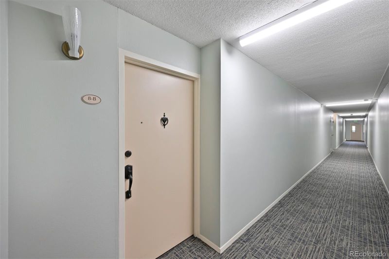 725 S Alton Way #8B, Denver, CO 80247