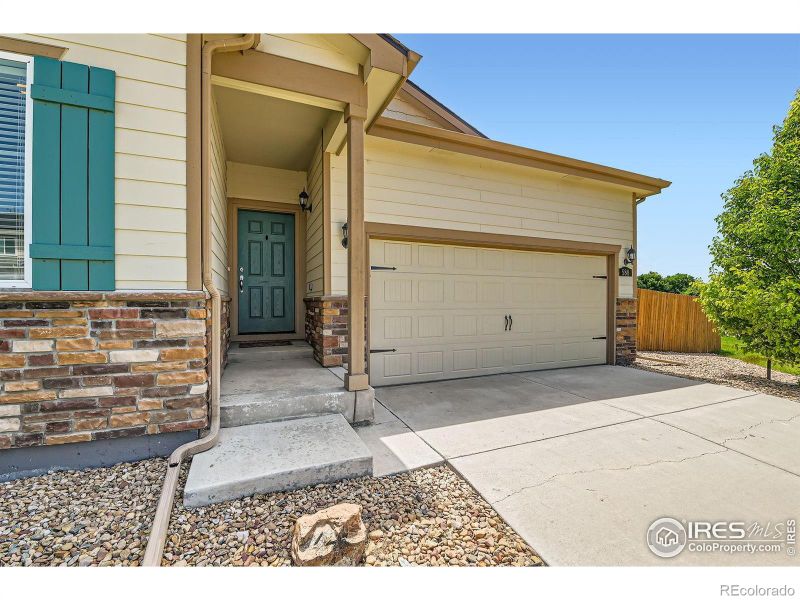 588 Sandi Ln, Dacono, CO 80514