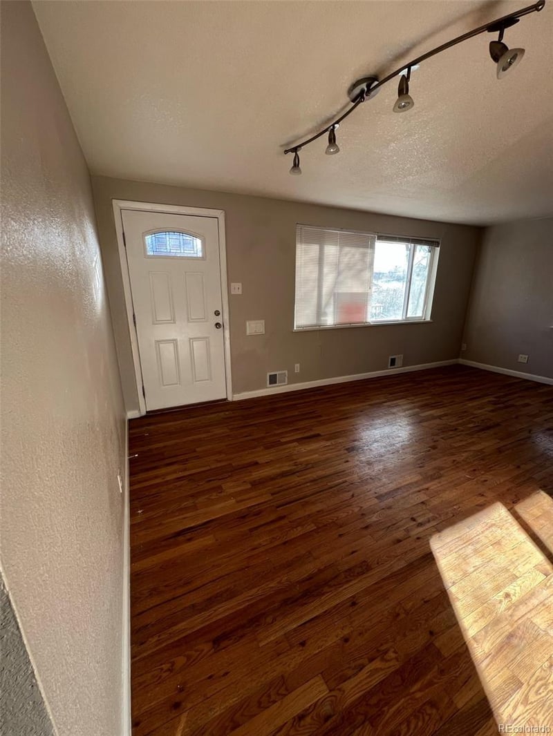 1245 Yates St, Denver, CO 80204