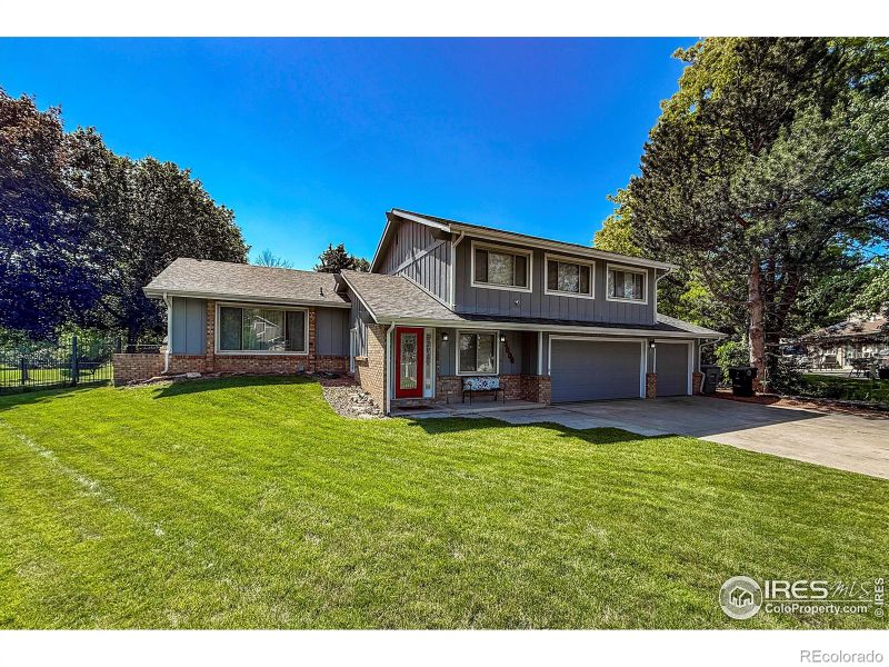 5004 Fox Hill Dr, Longmont, CO 80504