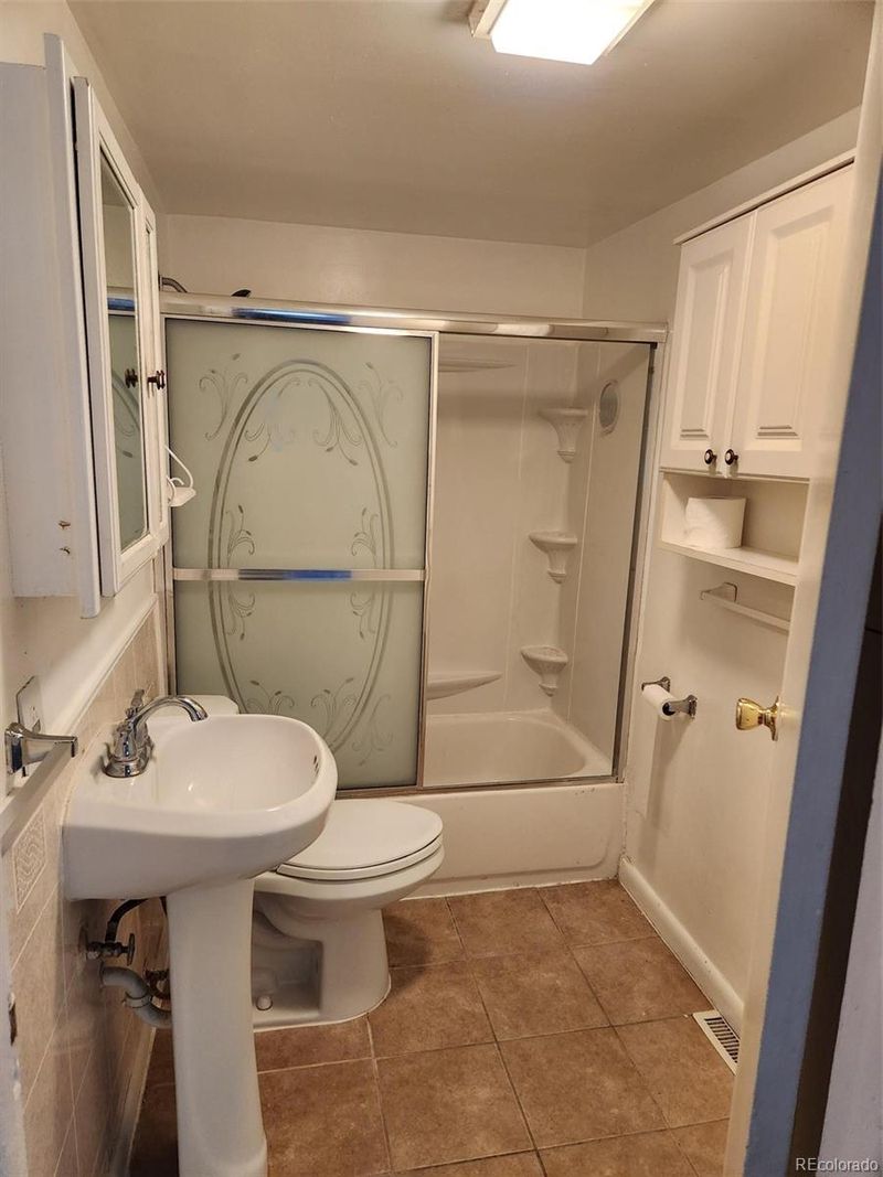8 S Kendall St, Lakewood, CO 80226