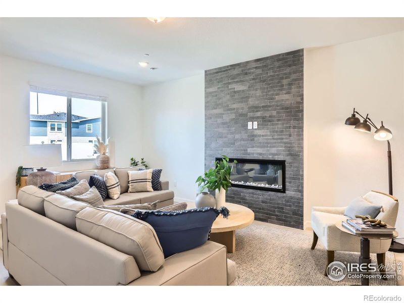 2744 Bear Springs Cir, Longmont, CO 80503
