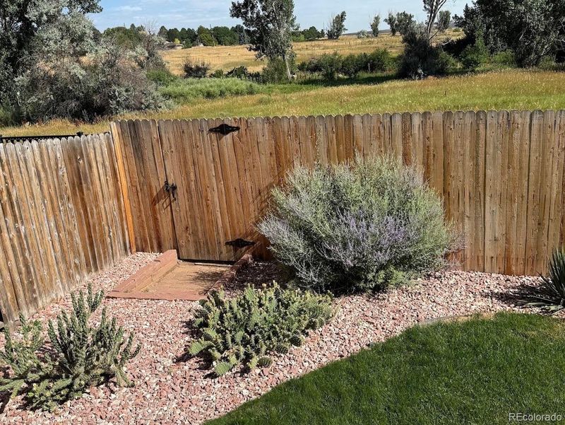 11241 E Cimmarron Dr, Englewood, CO 80111