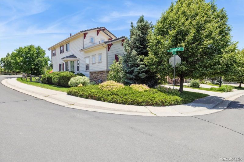 17298 E Lake Pl, Aurora, CO 80016