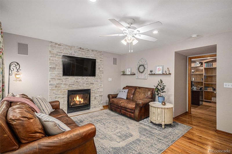 9640 Moss Rose Cir, Highlands Ranch, CO 80129