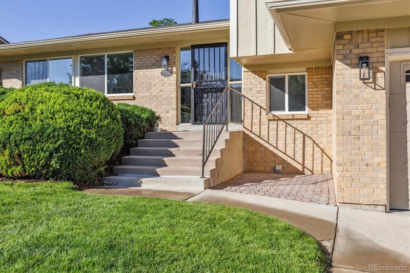 2931 S Sidney Ct, Denver, CO 80231