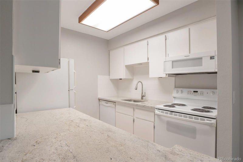 5770 E Warren Ave #206, Denver, CO 80222
