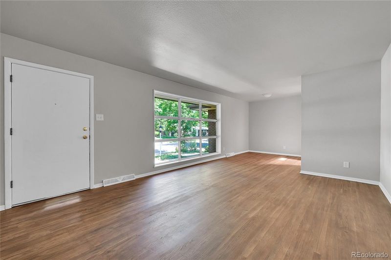 426 Kenton St, Aurora, CO 80010