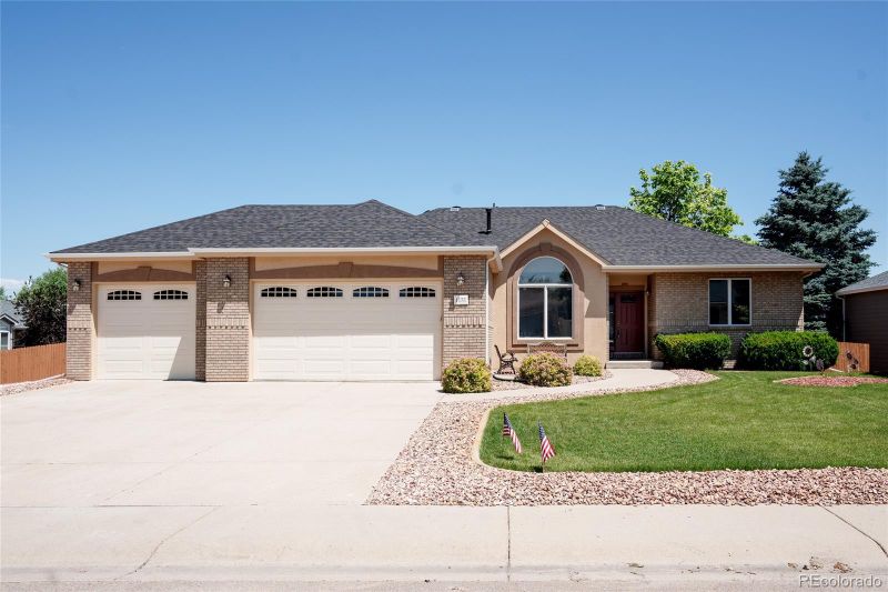 1131 N 4th St, Johnstown, CO 80534