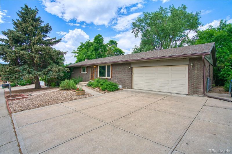 1607 Ulysses St, Golden, CO 80401