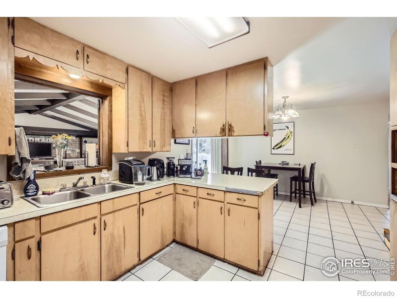 1036 Meadowbrook Dr, Fort Collins, CO 80521