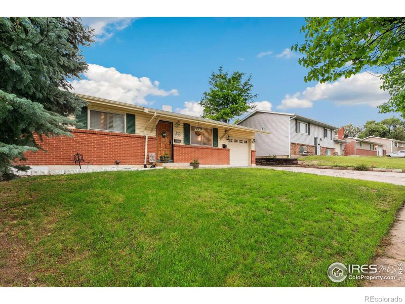 1607 Rushmore Dr, Colorado Springs, CO 80910