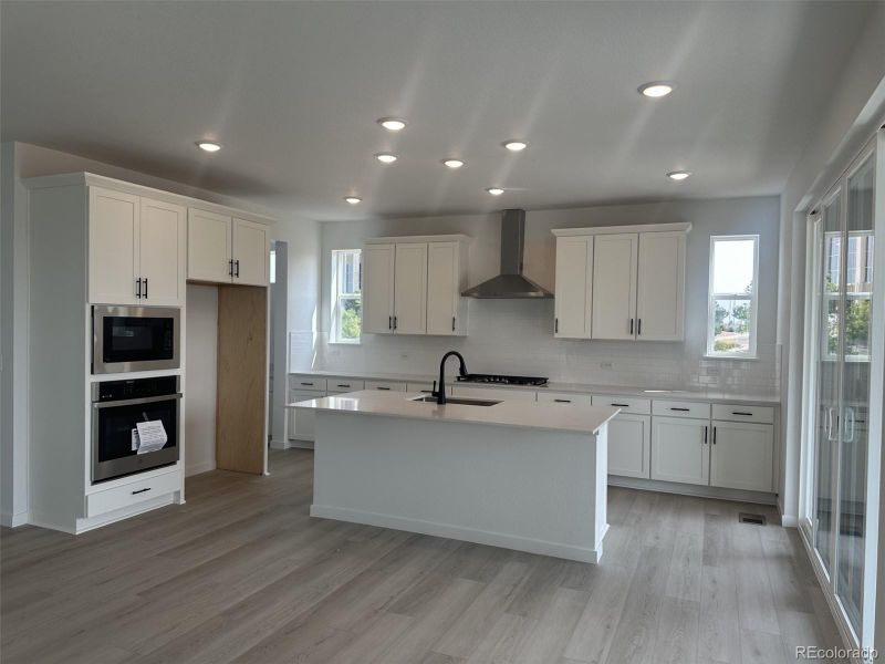9153 White Ridge Rd, Englewood, CO 80112