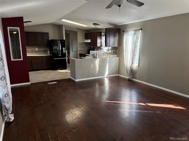 9400 Elm Ct Lot 519c, Denver, CO 80260