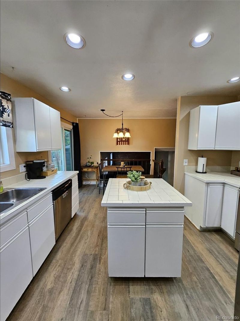 2034 S Truckee St, Aurora, CO 80013