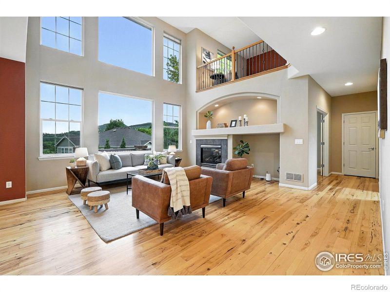 128 Falcon Ln, Lyons, CO 80540
