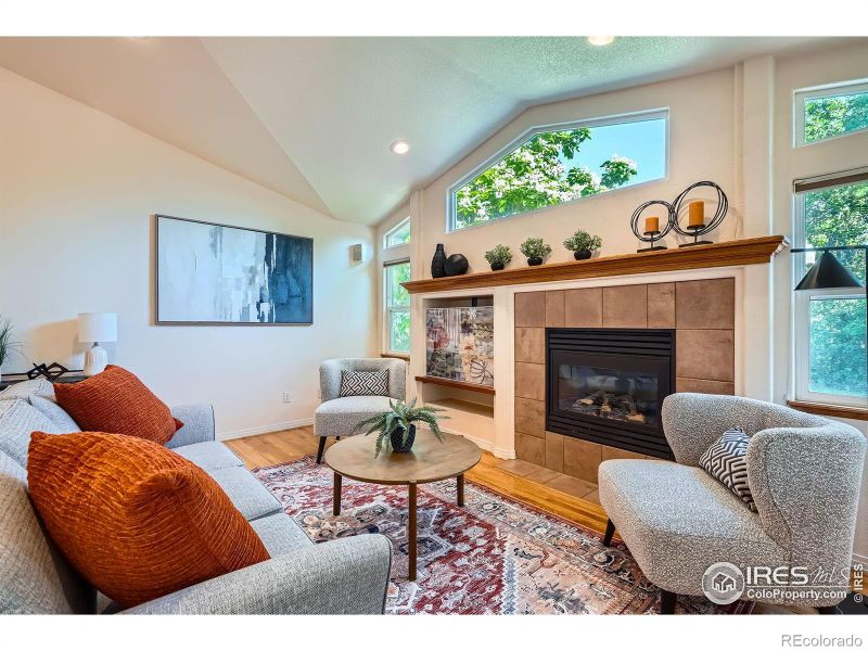 2615 Falcon Dr, Longmont, CO 80503