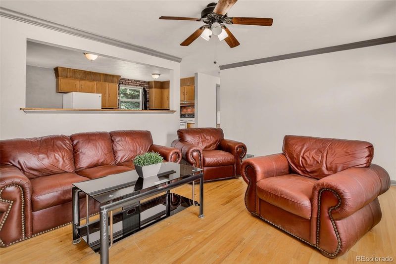 609 S Quentin St, Aurora, CO 80012