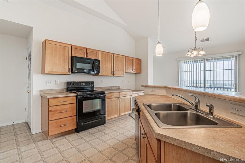 2552 W 82nd Ln #C, Westminster, CO 80031