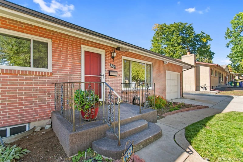2939 S Zurich Ct, Denver, CO 80236