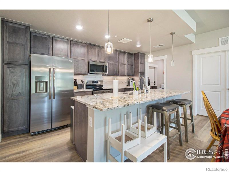 285 High Point Dr #H-104, Longmont, CO 80504