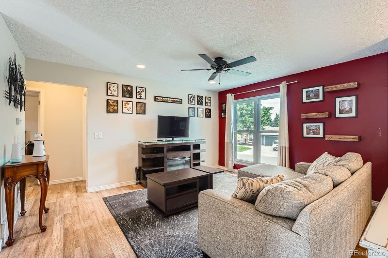 19196 E Kansas Dr, Aurora, CO 80017