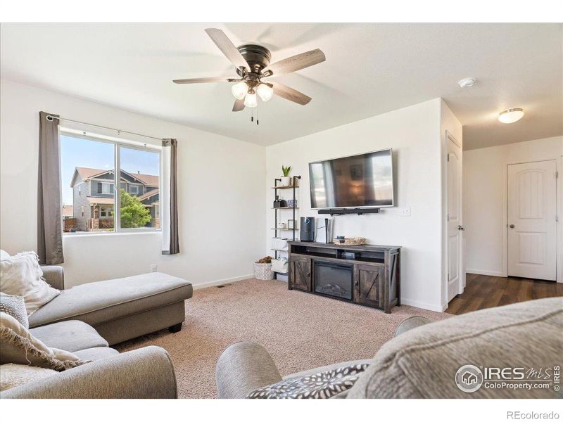 501 Foxtail Pl, Wiggins, CO 80654