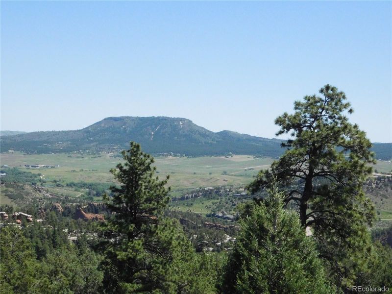 5900 Pawnee Rd, Larkspur, CO 80118