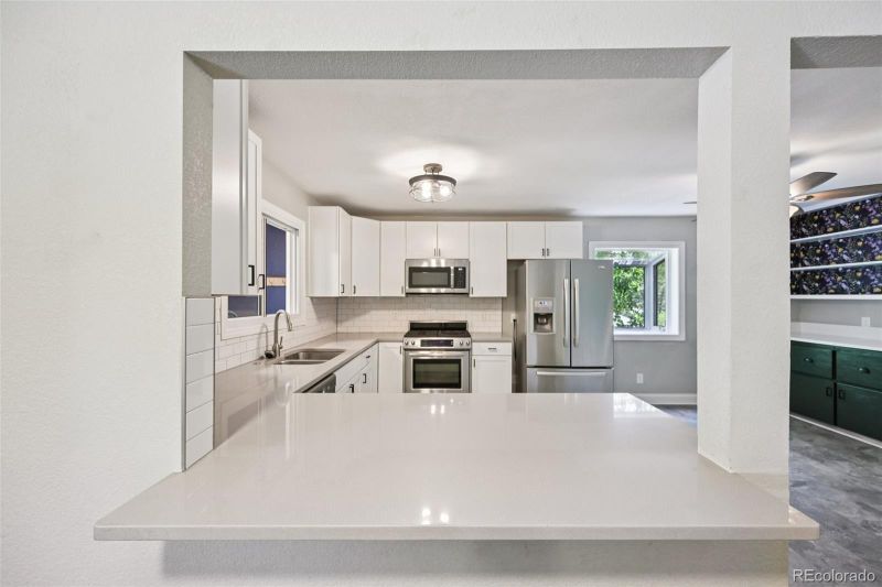 4560 S Fox St, Englewood, CO 80110