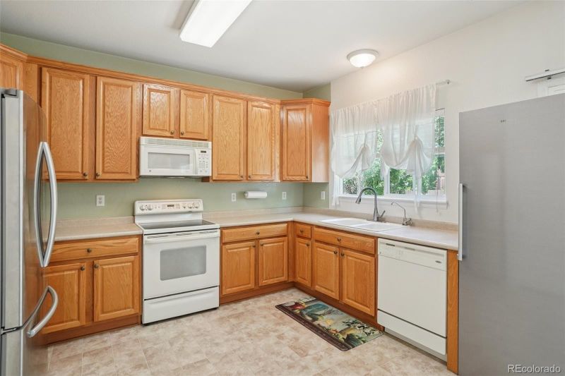 7371 S Mobile St, Aurora, CO 80016