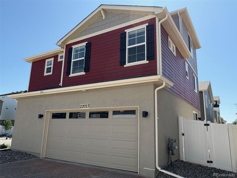 22023 E 38th Pl, Aurora, CO 80019