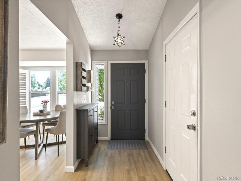 8915 W Quarto Pl, Littleton, CO 80128