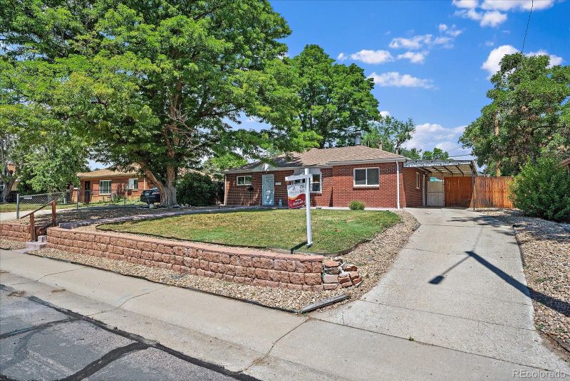 1561 Phoenix Ct, Thornton, CO 80229