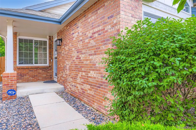 2247 S Lima Ct, Aurora, CO 80014