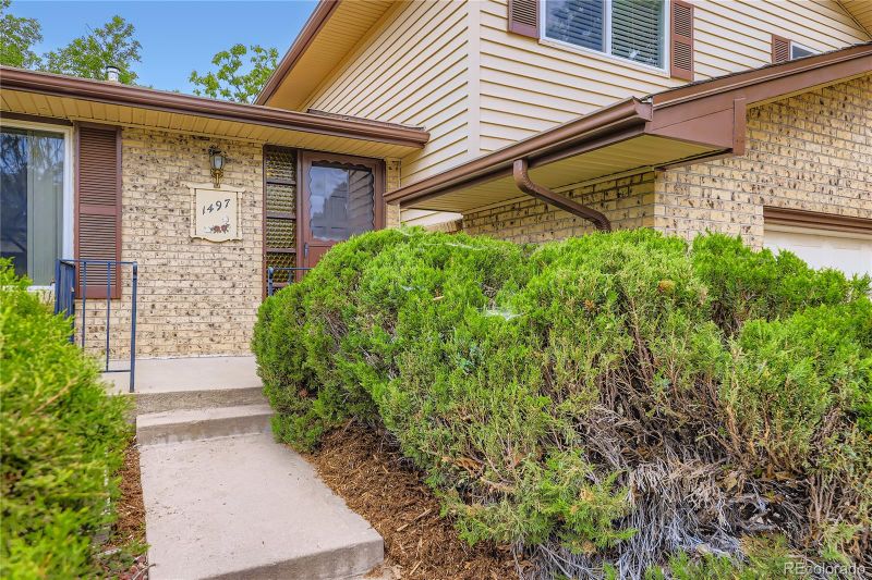 1497 S Oakland St, Aurora, CO 80012