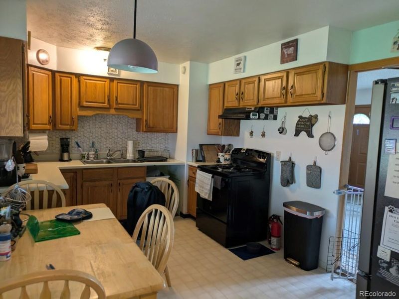 290 W 1st Ave, Broomfield, CO 80020