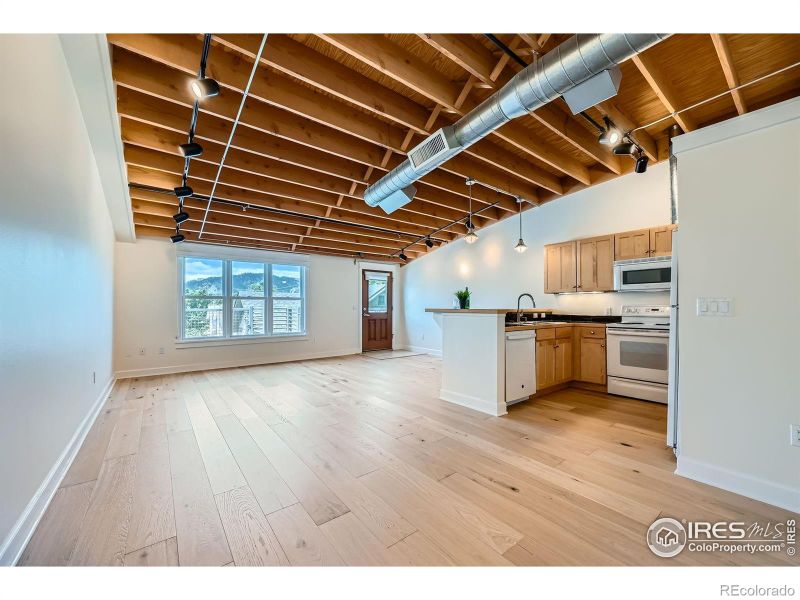 1941 Pearl St #303, Boulder, CO 80302