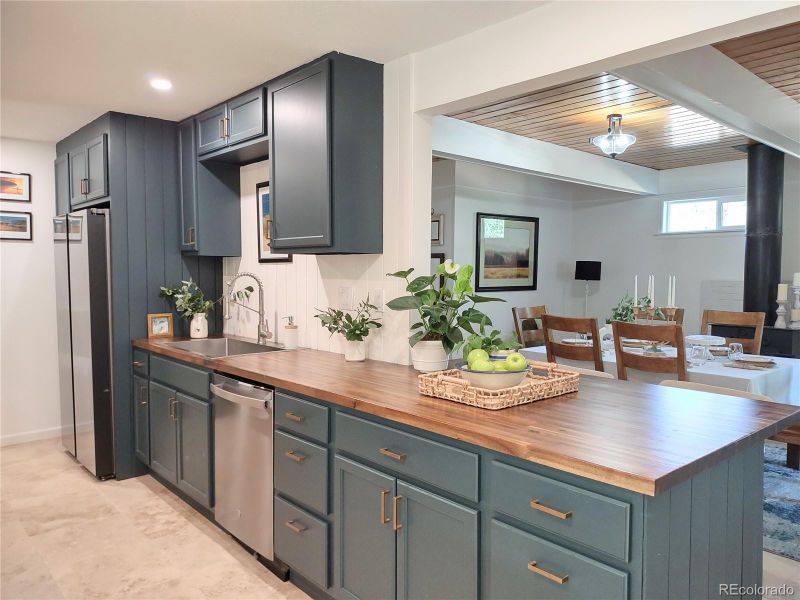 141 Pierce Dr, Colorado Springs, CO 80906