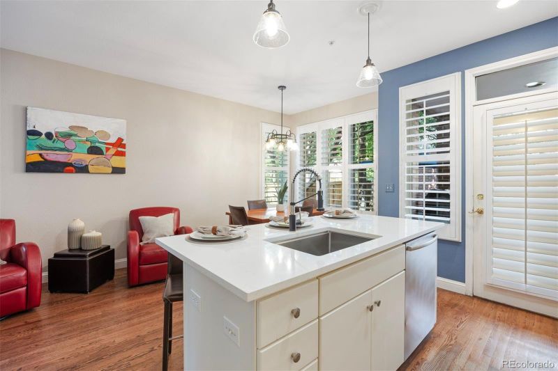 2 S Monroe St, Denver, CO 80209