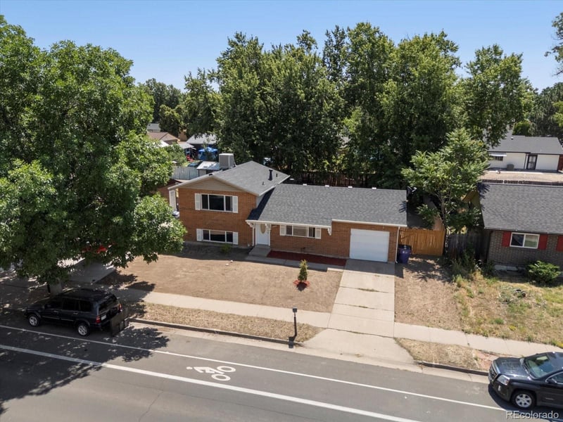 5542 Crown Blvd, Denver, CO 80239